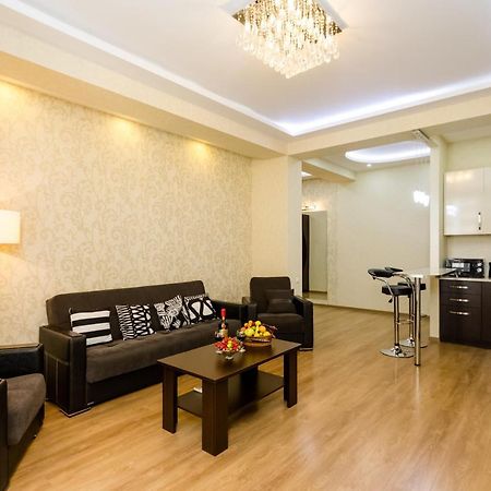 New! - Downtown Apartment 第比利斯 外观 照片