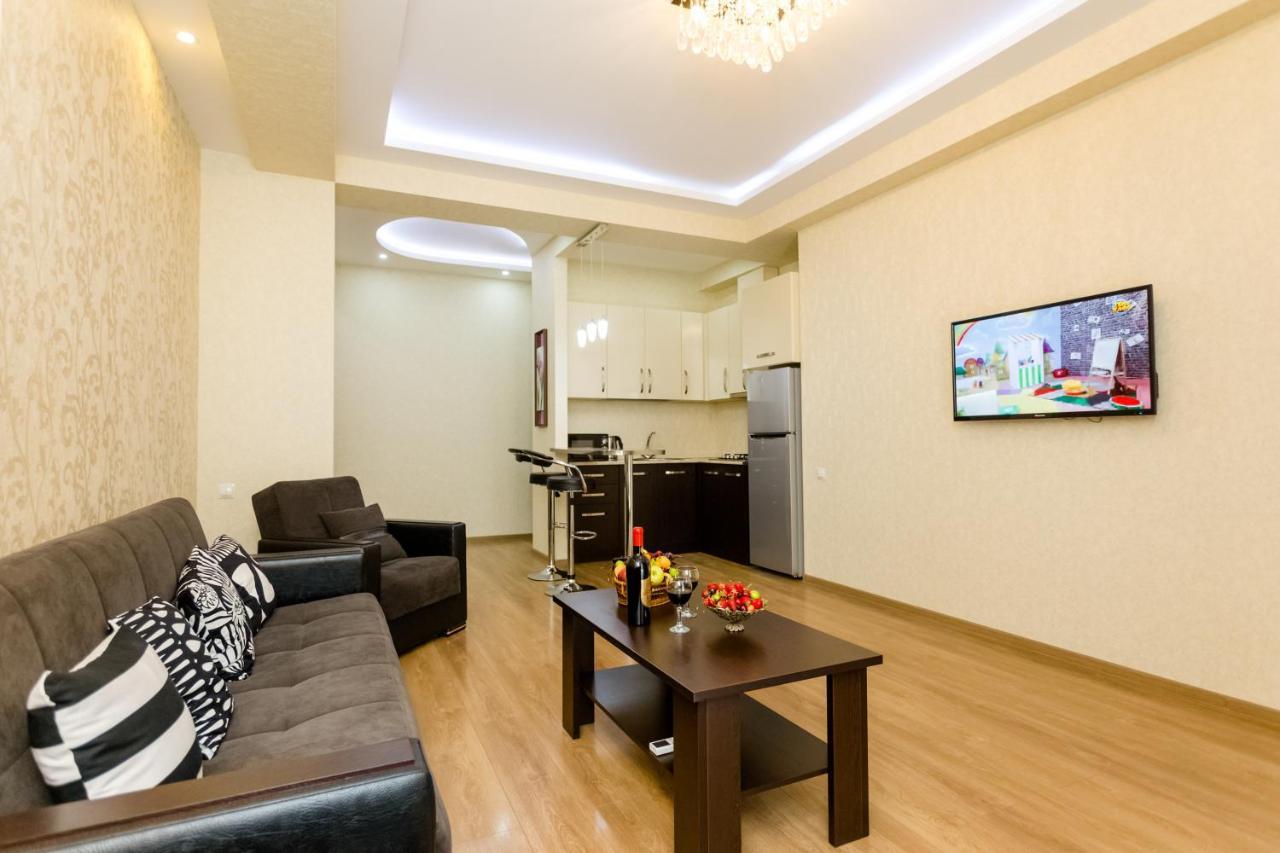 New! - Downtown Apartment 第比利斯 外观 照片